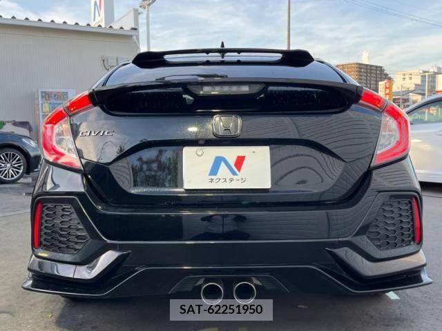 Honda CIVIC 2018-08 357937-14