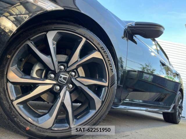 Honda CIVIC 2018-08 357937-11