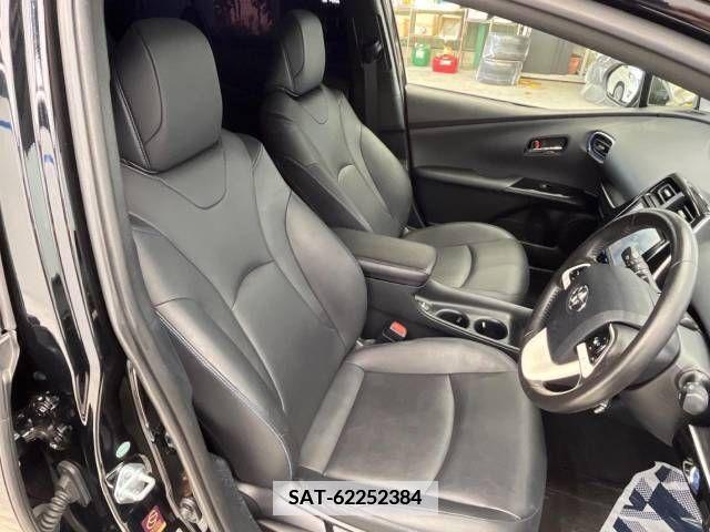 Toyota PRIUS 2017-01 366658-12