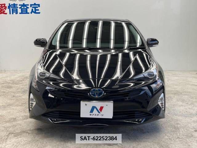 Toyota PRIUS 2017-01 366658-8