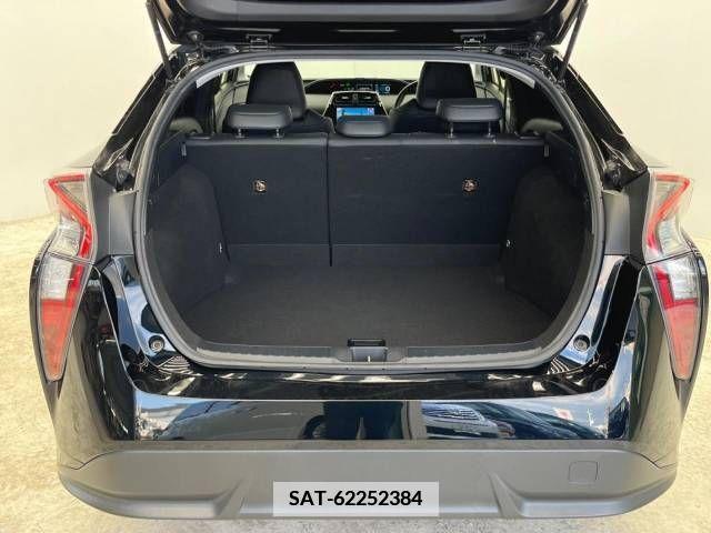 Toyota PRIUS 2017-01 366658-14
