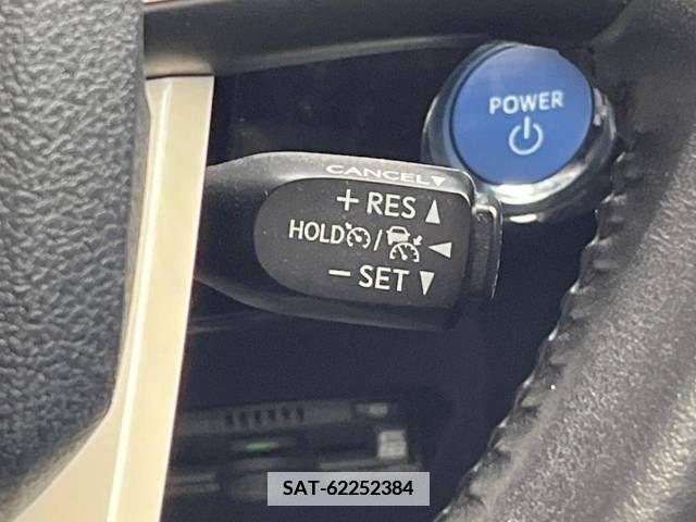 Toyota PRIUS 2017-01 366658-5