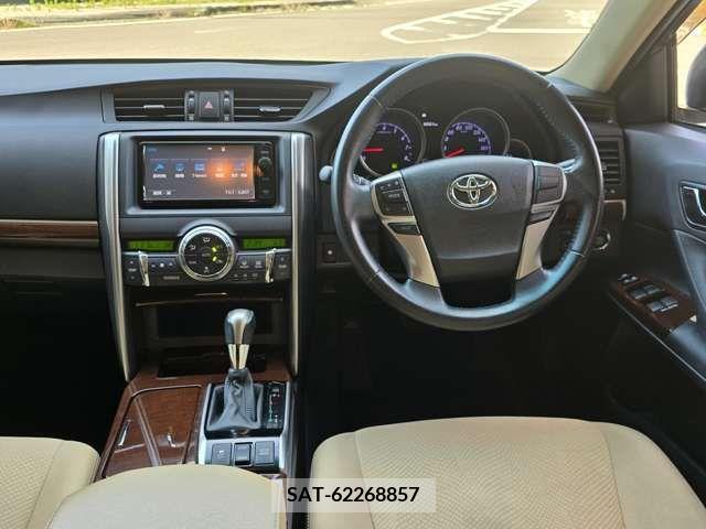 Toyota MARK X 2013-02 335386-17