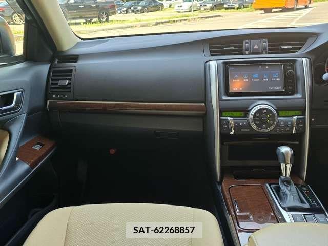Toyota MARK X 2013-02 335386-16