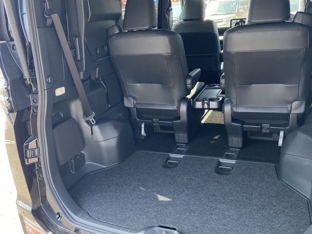 Toyota NOAH 2023-06 14983-23