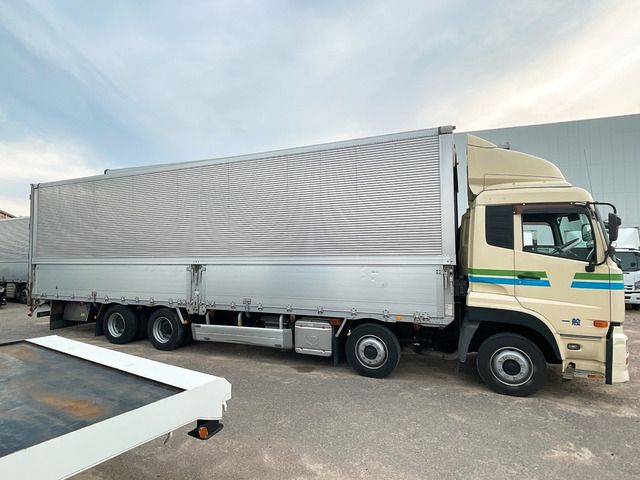 Nissan QUON 2011-12 2140-7