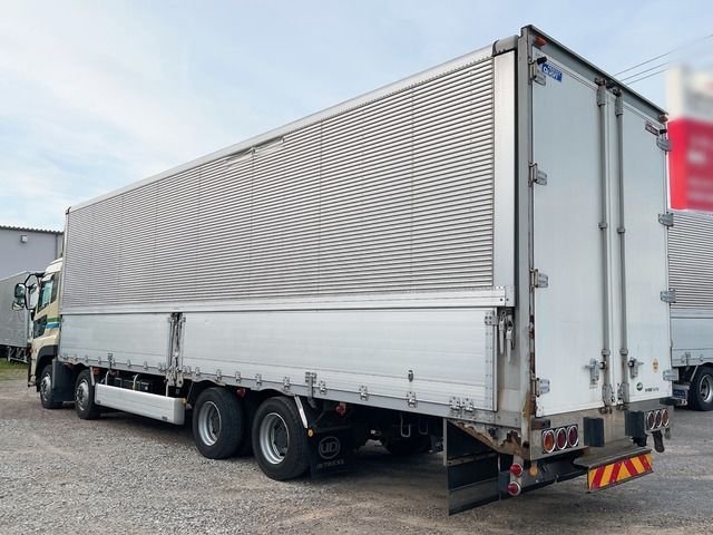 Nissan QUON 2011-12 2140-6
