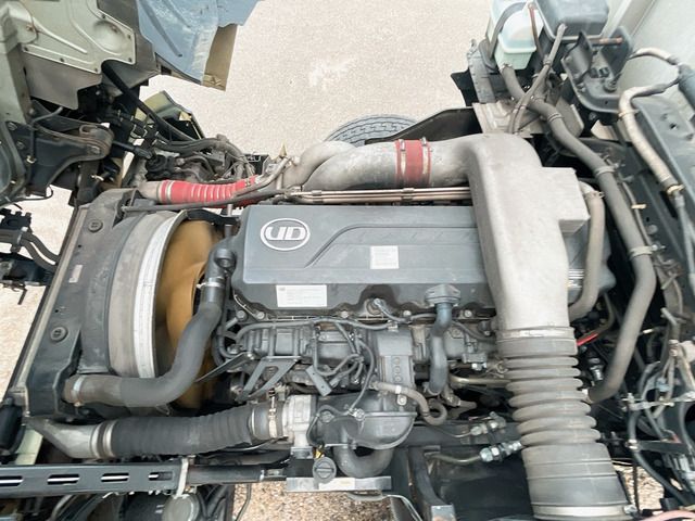 Nissan QUON 2011-12 2140-3