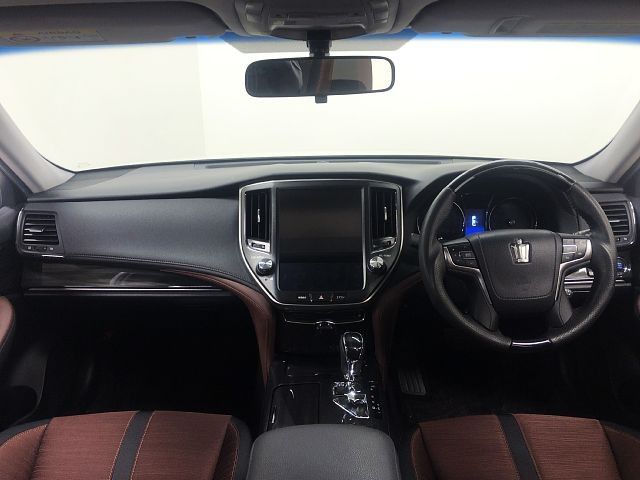 Toyota CROWN SEDAN 2013-01 183850-1