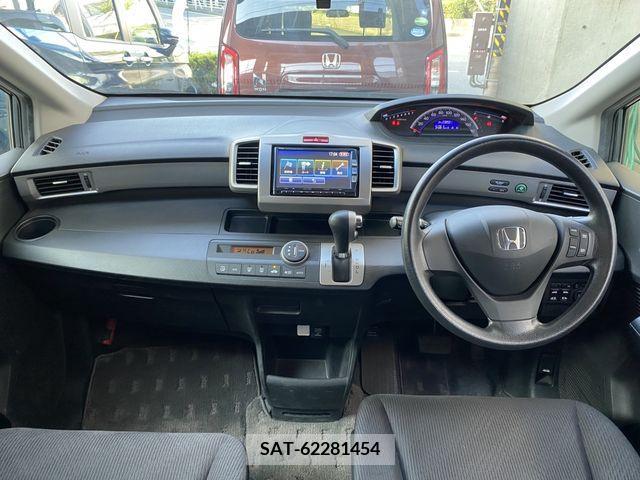Honda FREED 2012-04 360557-1