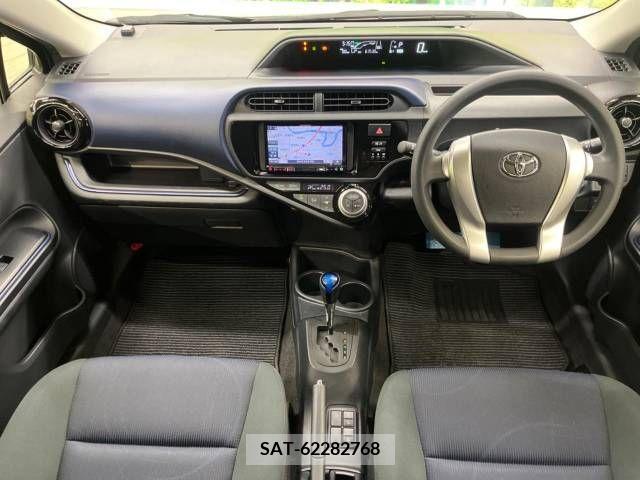 Toyota AQUA 2016-10 378556-1