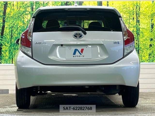 Toyota AQUA 2016-10 378556-15