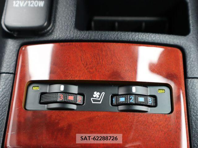 Lexus HS 2016-03 224221-17