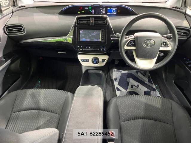 Toyota PRIUS 2016-12 322358-1