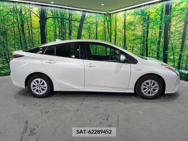 Toyota PRIUS 2016-12 322358-18