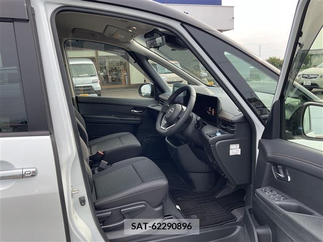 Nissan SERENA 2024-01 343067-18