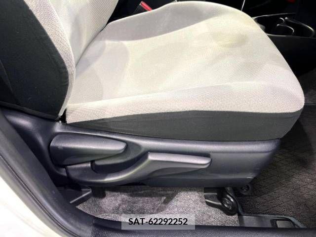 Toyota VITZ 2013-12 394853-7