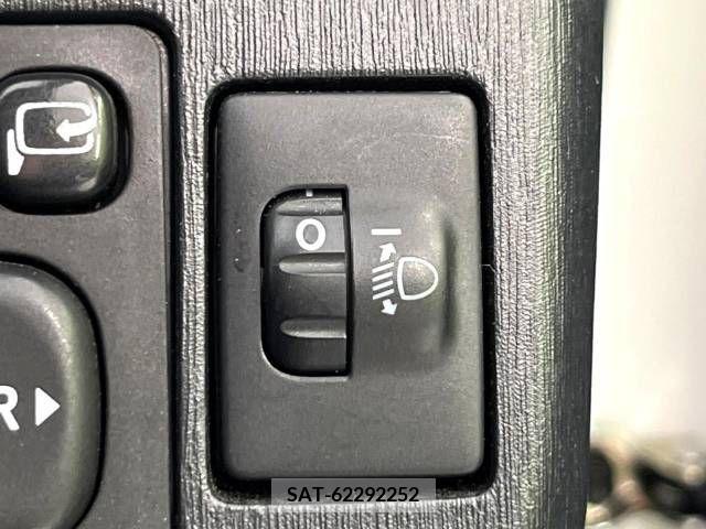 Toyota VITZ 2013-12 394853-6