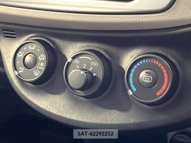 Toyota VITZ 2013-12 394853-4