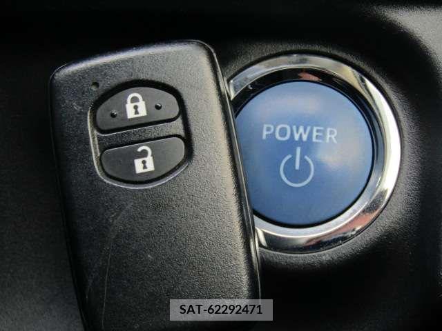 Toyota AQUA 2019-02 260370-13