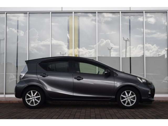 Toyota AQUA 2012-10 24927-3