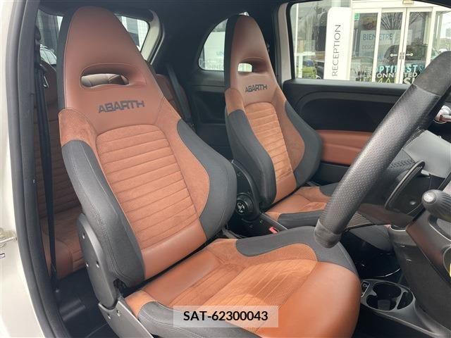 Abarth 595 2021-07 270598-10