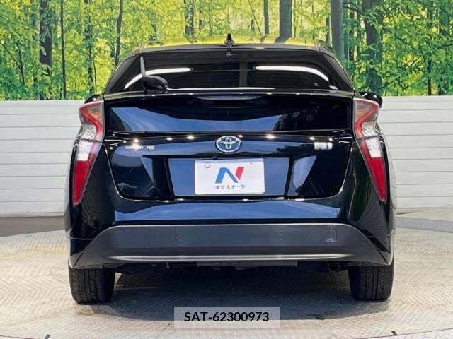 Toyota PRIUS 2016-03 322335-15