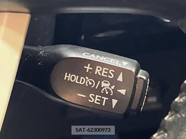 Toyota PRIUS 2016-03 322335-6