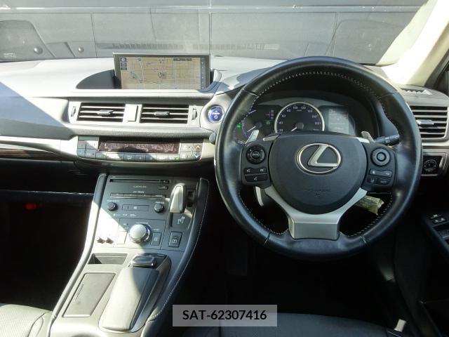 Lexus CT 2018-04 362706-14