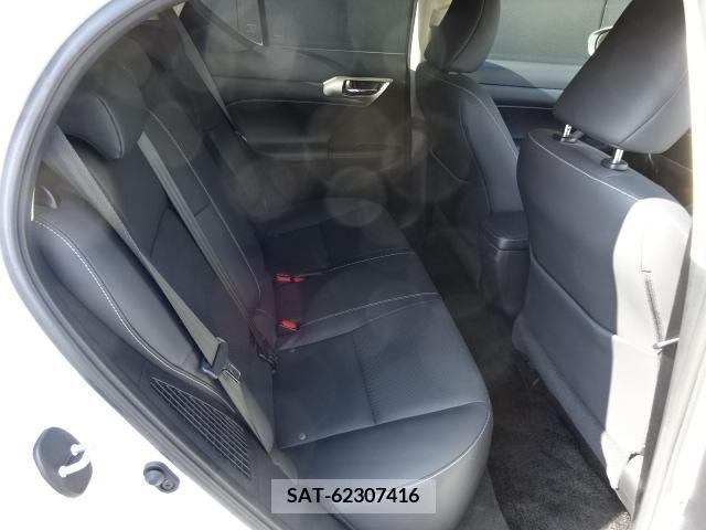 Lexus CT 2018-04 362706-11