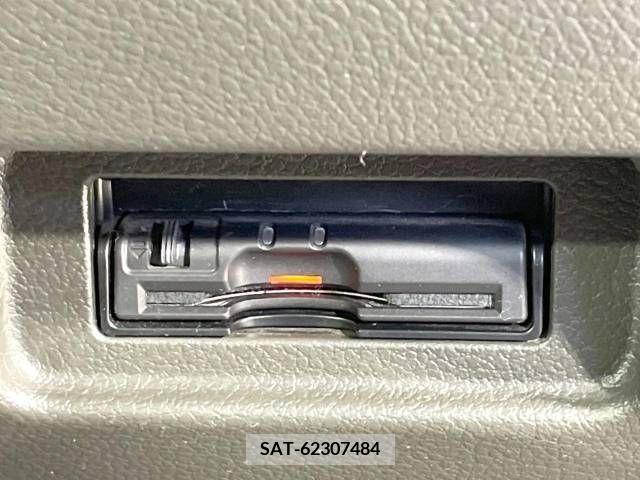 Nissan CUBE 2016-07 338182-7