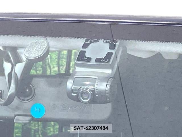 Nissan CUBE 2016-07 338182-4