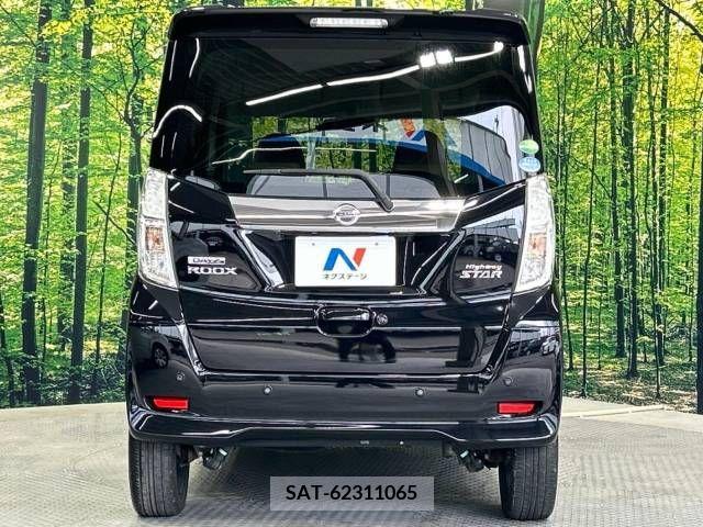 Nissan ROOX 2018-05 323873-15