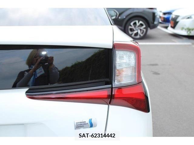 Toyota PRIUS 2019-08 366474-11