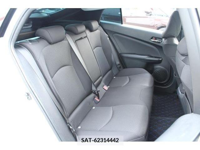 Toyota PRIUS 2019-08 366474-15