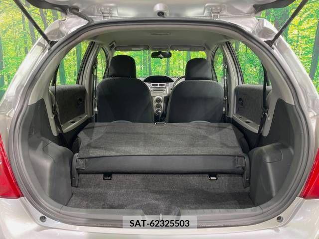 Toyota VITZ 2010-10 381087-9