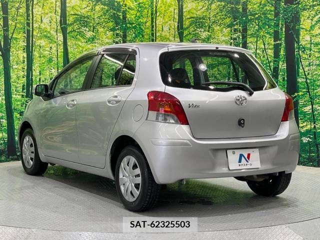 Toyota VITZ 2010-10 381087-17