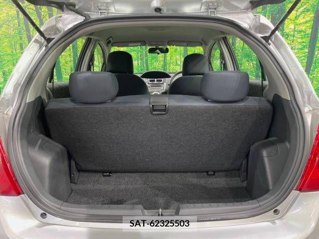Toyota VITZ 2010-10 381087-8