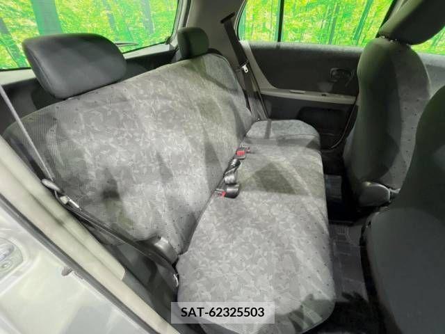 Toyota VITZ 2010-10 381087-7