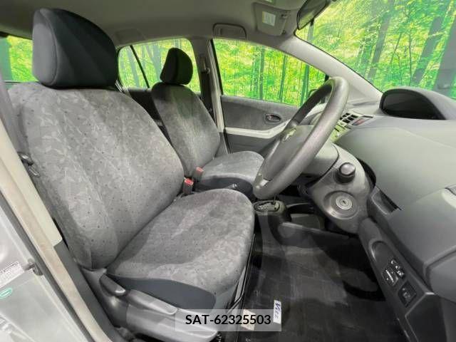 Toyota VITZ 2010-10 381087-6
