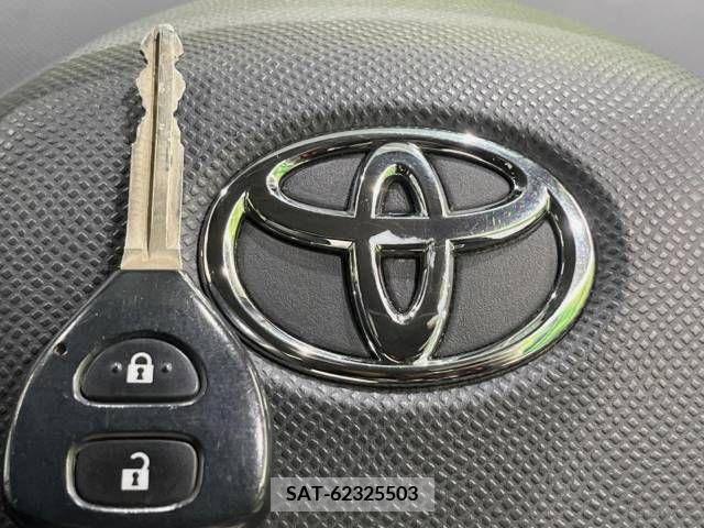 Toyota VITZ 2010-10 381087-5