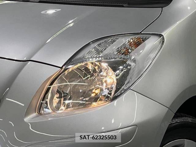 Toyota VITZ 2010-10 381087-11