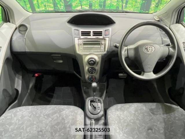 Toyota VITZ 2010-10 381087-1
