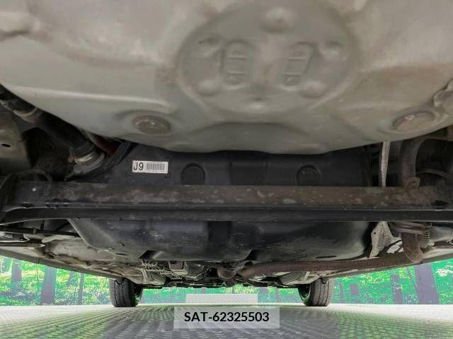 Toyota VITZ 2010-10 381087-19