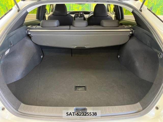 Toyota PRIUS 2017-08 374908-10