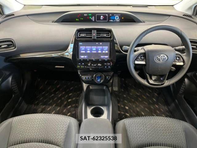Toyota PRIUS 2017-08 374908-1