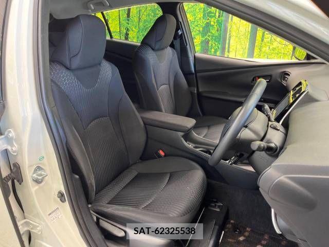 Toyota PRIUS 2017-08 374908-8