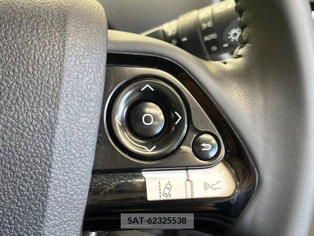 Toyota PRIUS 2017-08 374908-5