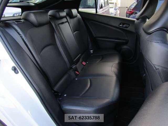 Toyota PRIUS 2017-09 217225-18