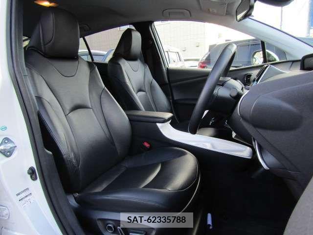 Toyota PRIUS 2017-09 217225-17